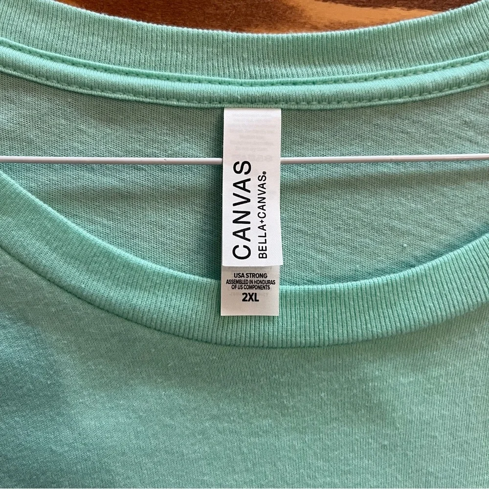 Like new Bella Canvas Green Short Sleeve Tee with Vibrant Design Size 2XL - Picture 3 of 5
